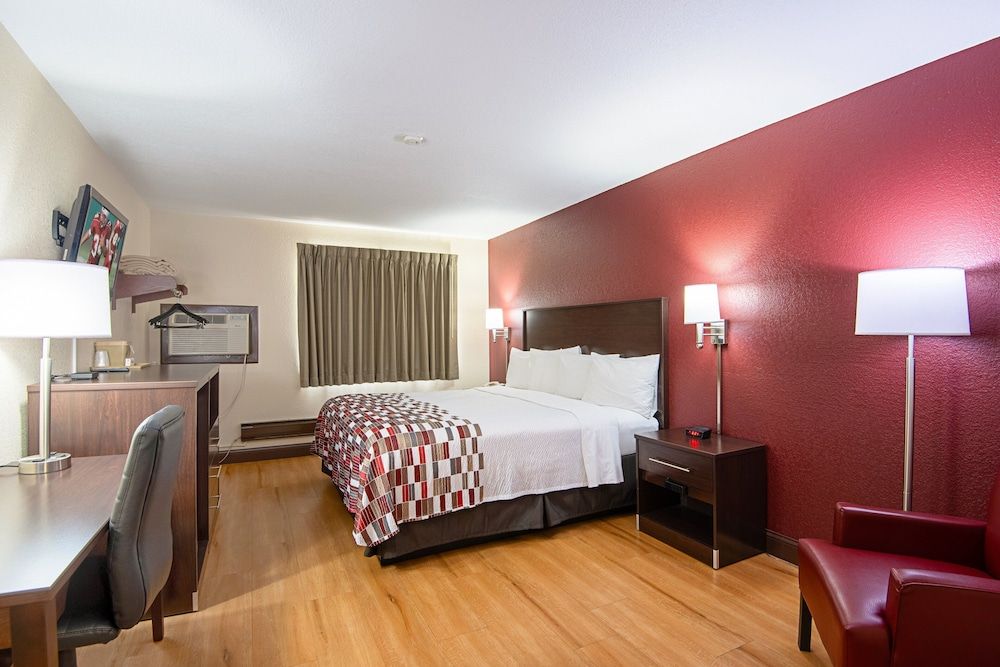 Deluxe Room, 1 King Bed (Smoke Free)