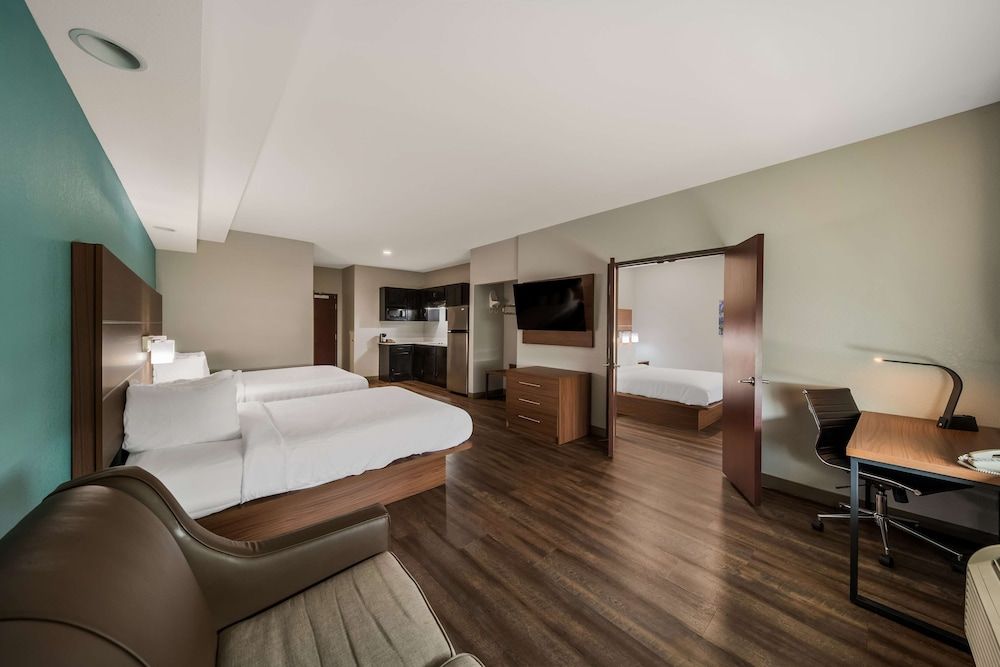 Suite, Multiple Beds, Non Smoking, Kitchen