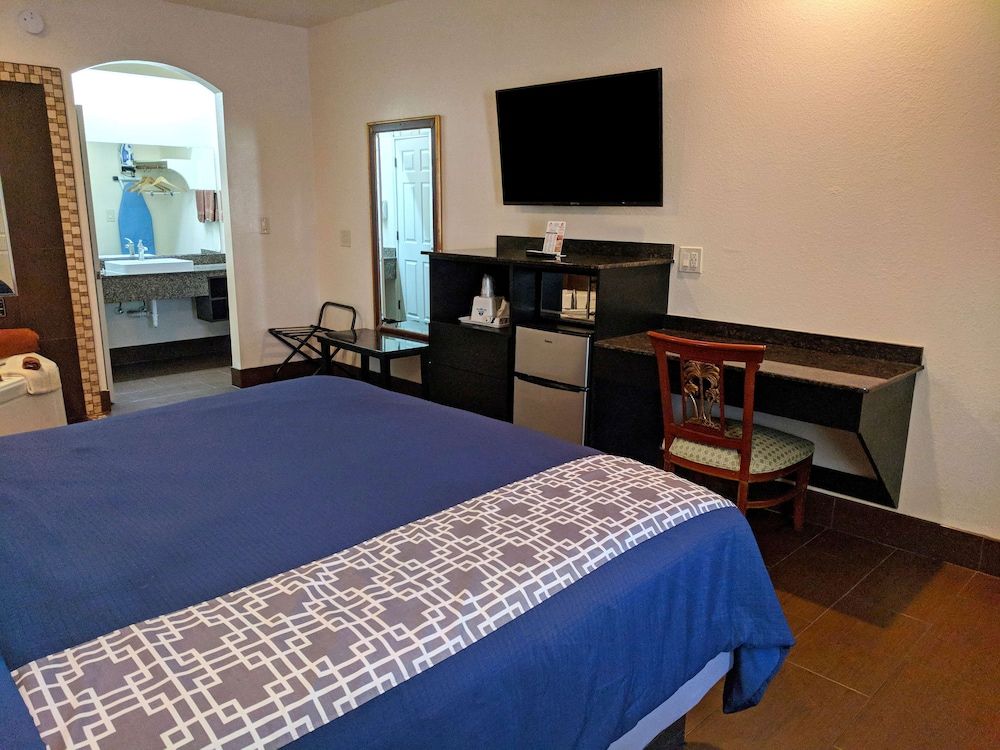 Deluxe Room, 1 King Bed, Non Smoking