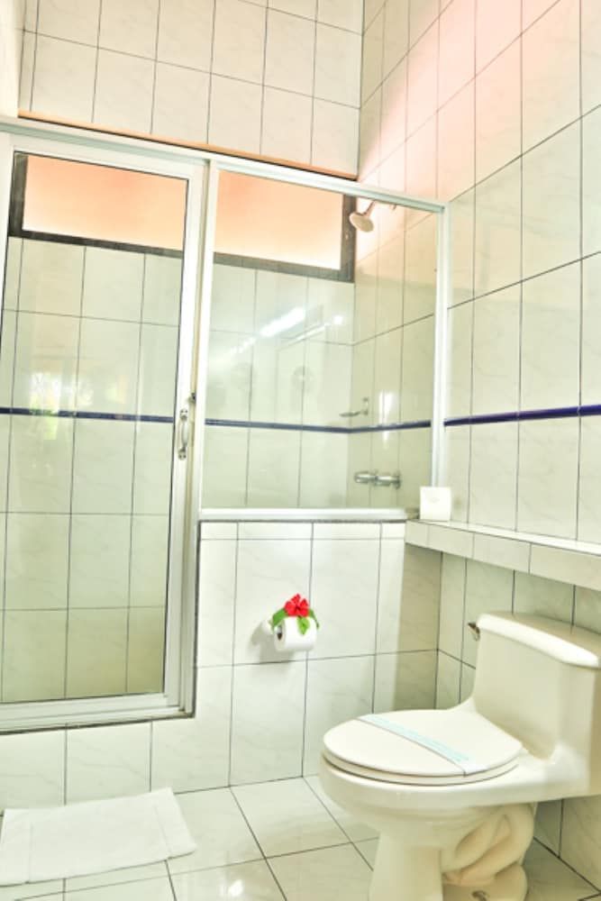 The Backyard Hotel Standard Room (Near Parking, No View) 3