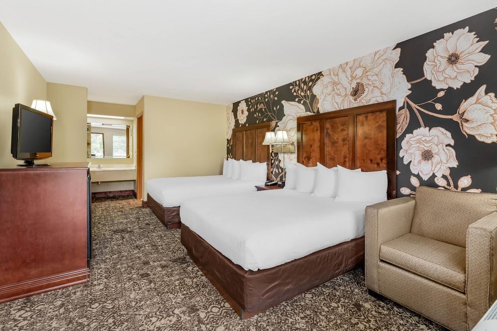 Standard Room, 2 Queen Beds, Non Smoking