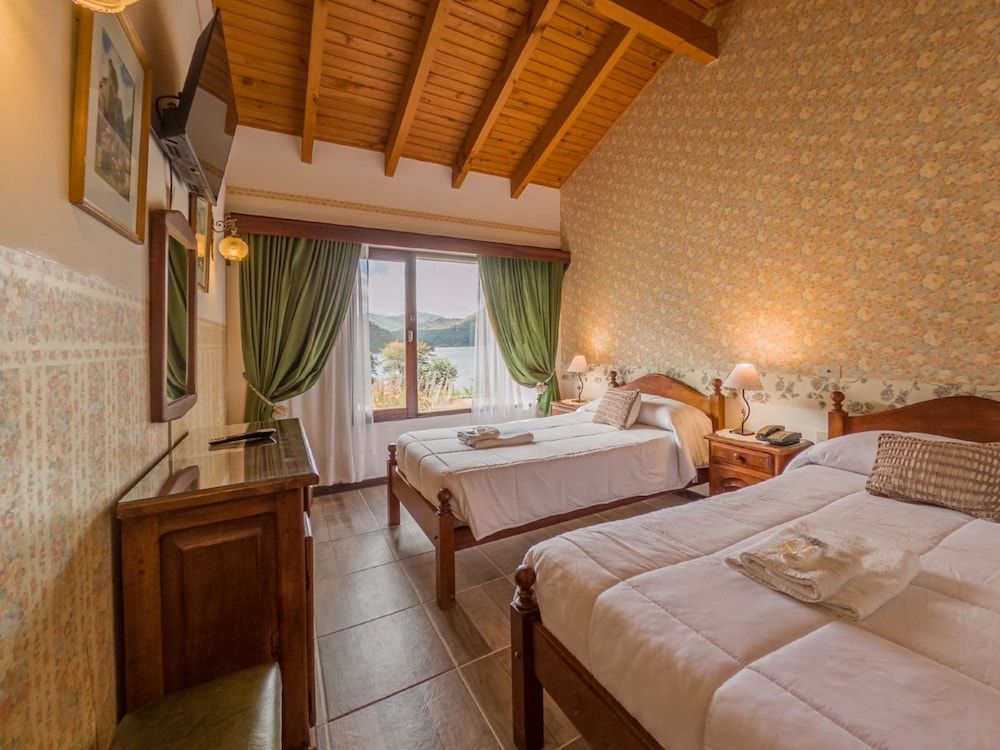 Standard Room, 2 Twin Beds, Lake View