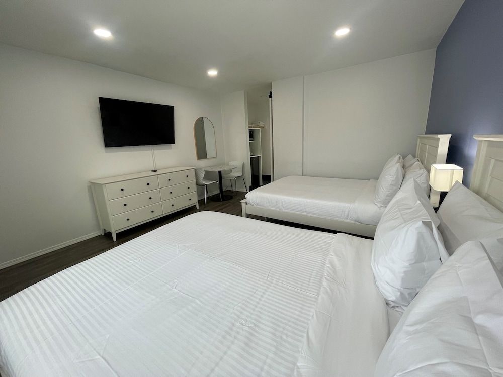 Budget Inn Lompoc Premium Twin Room 4