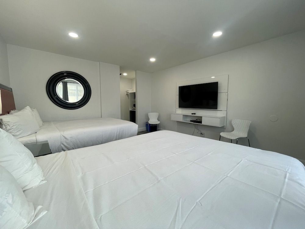 Budget Inn Lompoc Premium Twin Room 2