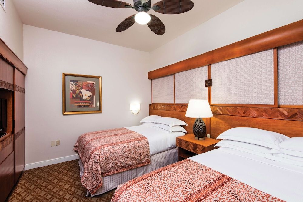Deluxe Suite, 2 Bedrooms, Accessible, Golf View (Hearing)