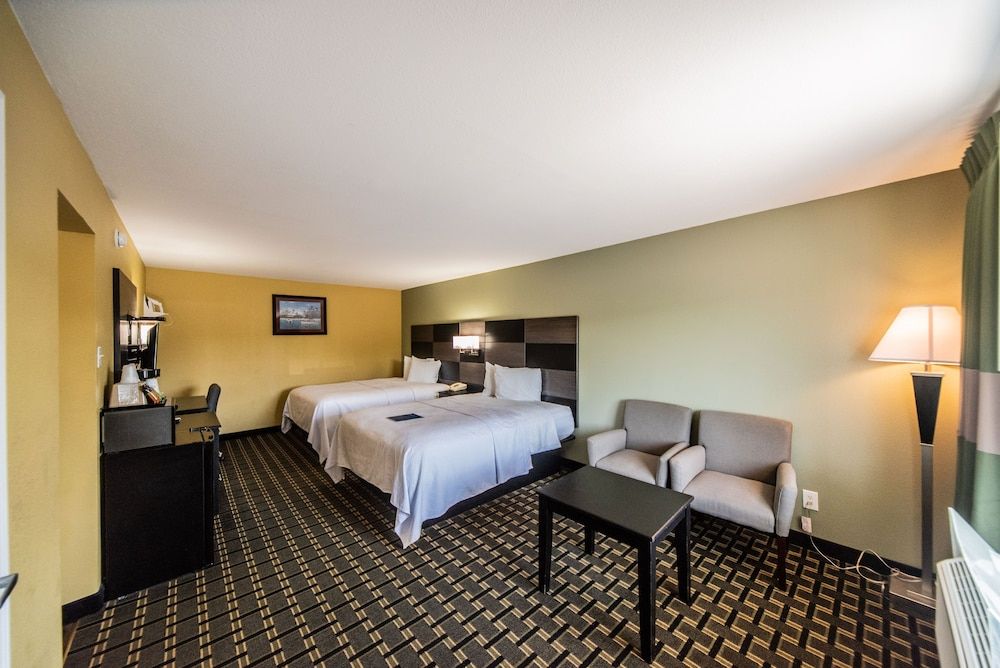Relax Inn & Suites Deluxe Room, 2 Queen Beds, Non Smoking 5