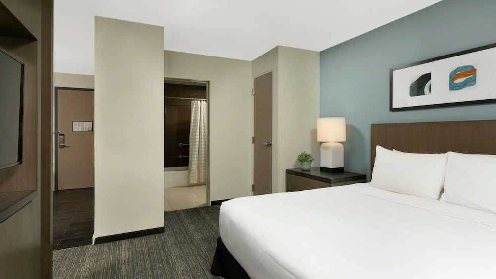 Studio Suite, 1 King Bed, Accessible, Bathtub