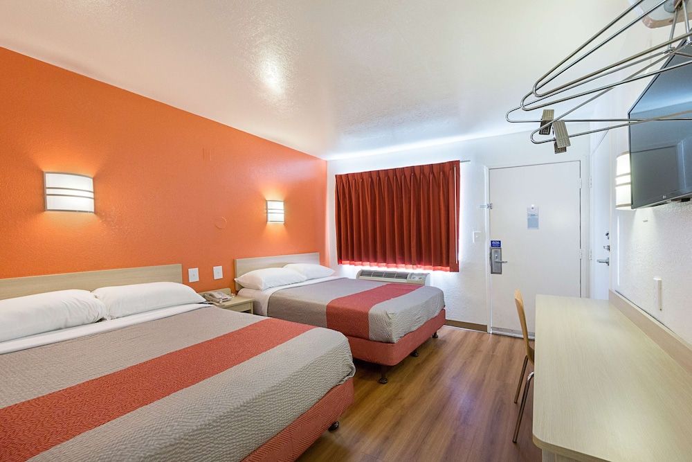 Motel 6 Mcallen, TX Deluxe Room, 2 Double Beds, Non Smoking, Refrigerator & Microwave