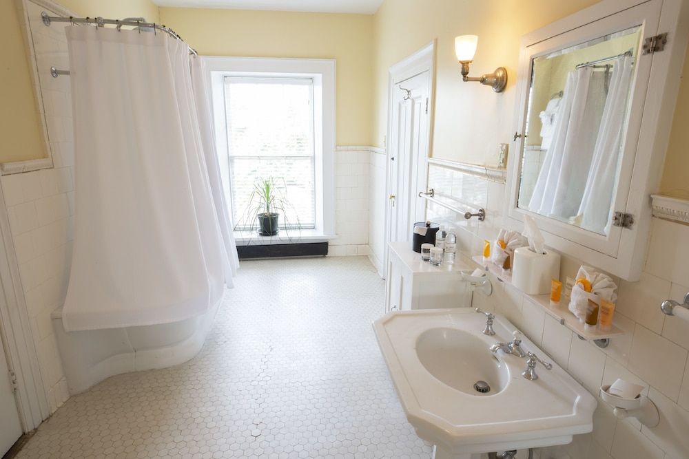 The Berry Hill Resort & Conference Center Suite (Carrington) 2