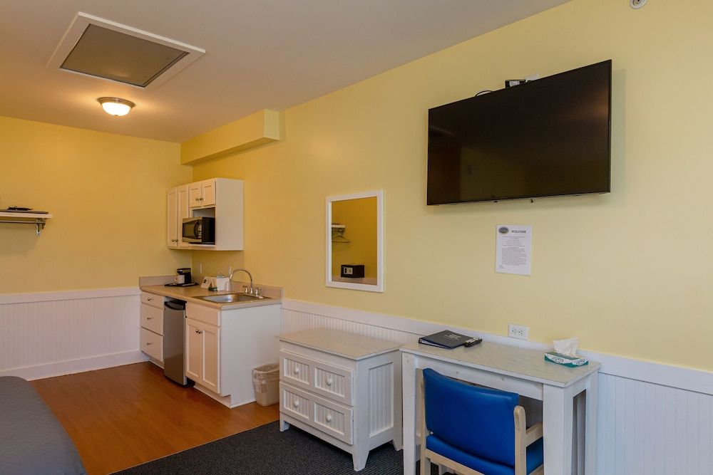 Topsail Shores Inn Standard Double Room 8