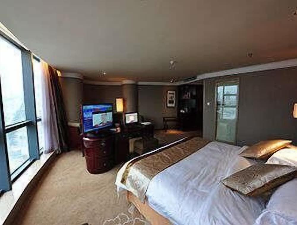 Ramada Pingtan Hotel Deluxe Duplex, 1 Queen Bed, Smoking 2