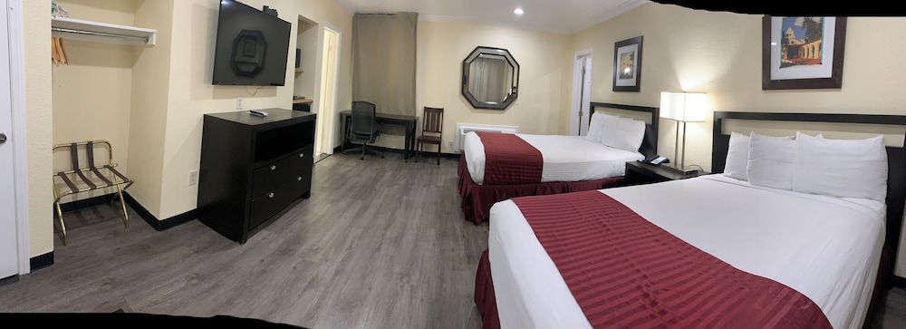 Family Suite - Bunks Separate