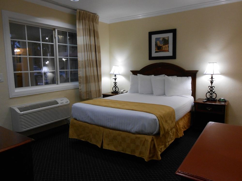 Best Inn & Suites Queen Suite 2