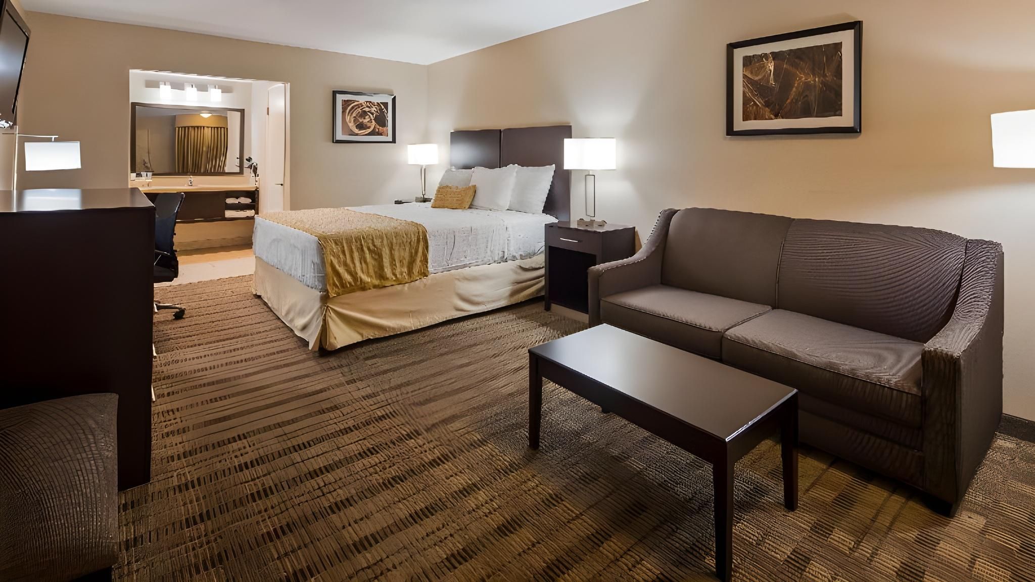 Best Western Country Inn 1 King Bed, Nonsmoking 2