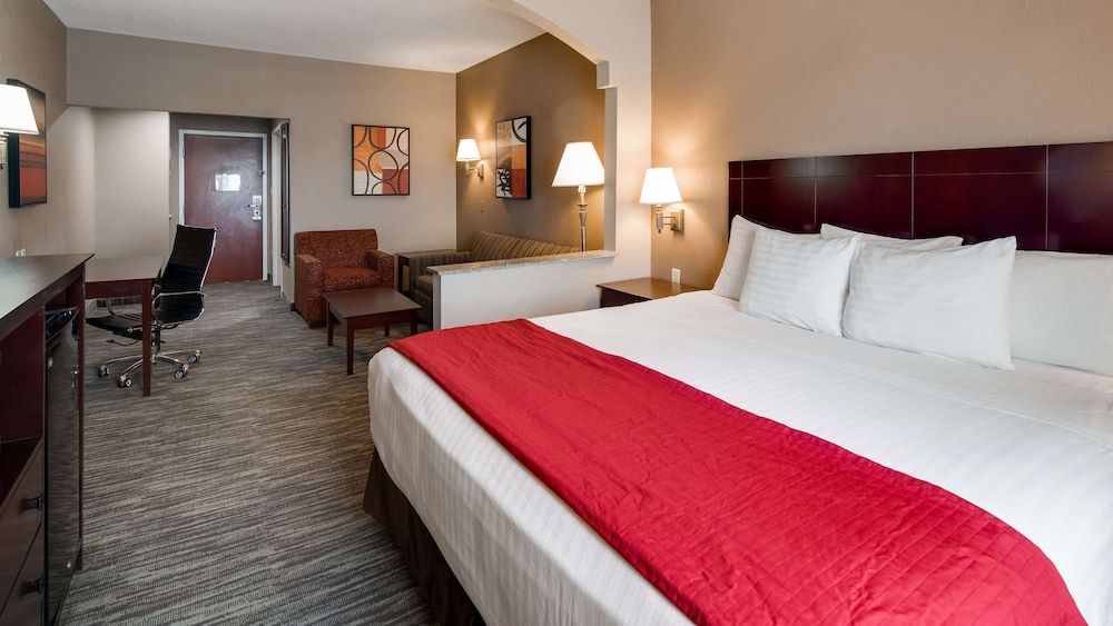 Suite, 1 King Bed, Smoking, Refrigerator & Microwave
