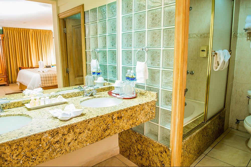 Hotel Quinta Real Standard Room with Two Queen Beds 6