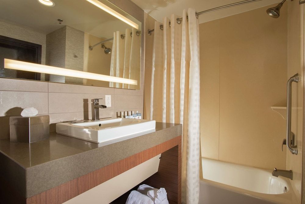 Room, 2 Queen Beds (Hearing Accessible)