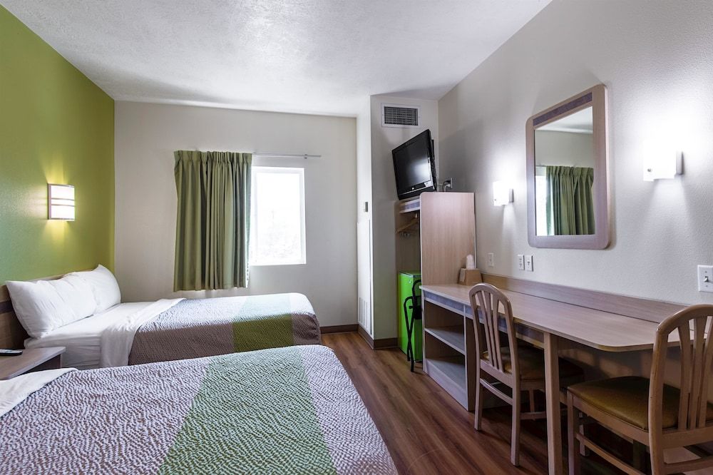 Motel 6 Cedar City, UT Standard Room, 2 Double Beds, Non Smoking 5