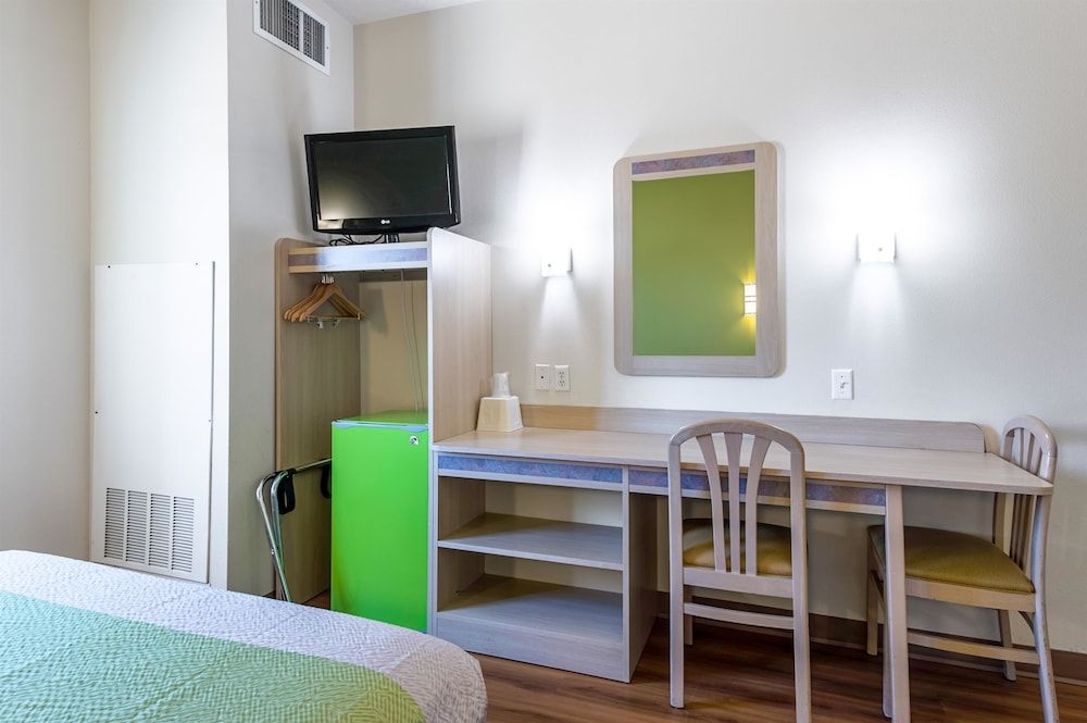 Motel 6 Cedar City, UT Standard Room, 1 Queen Bed, Accessible, Non Smoking 5