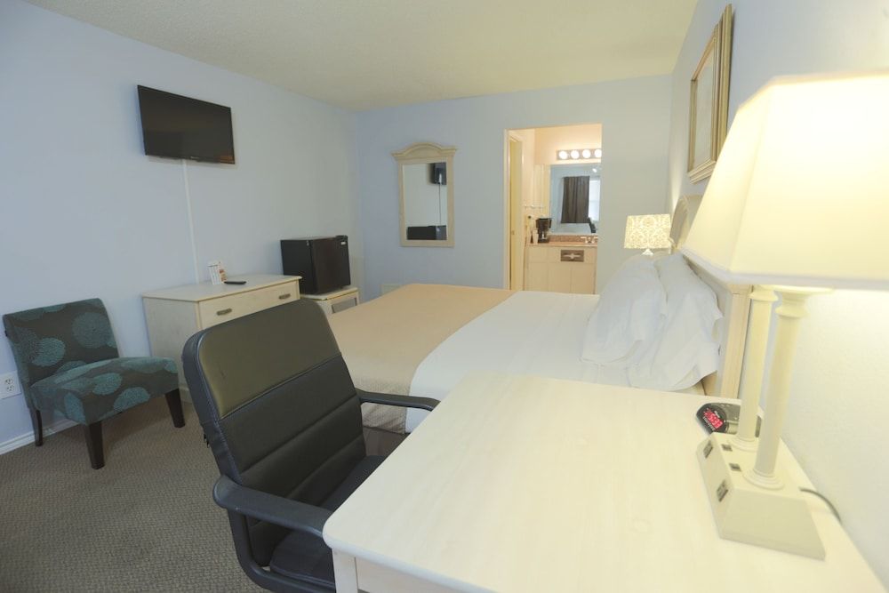 Standard Room, 1 King Bed
