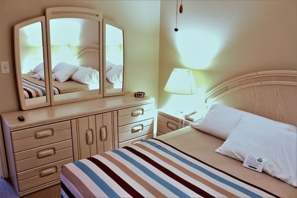 Victoria Palms Inn & Suites Standard Suite