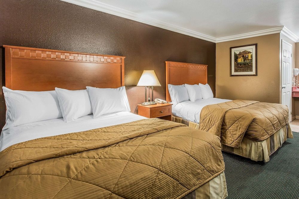 Standard Room, 2 Queen Beds, Non Smoking