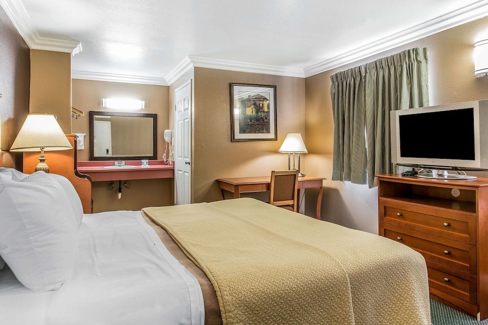 Room, 1 King Bed, Accessible, Non Smoking