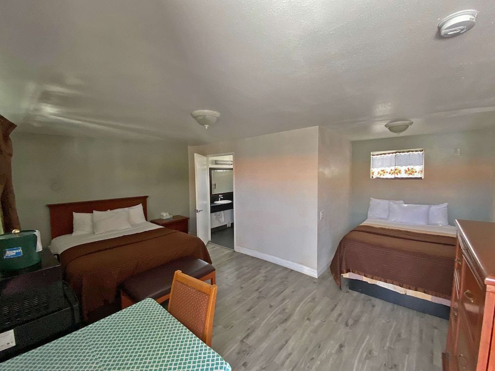 Room, 2 Queen Beds, Accessible, Non Smoking