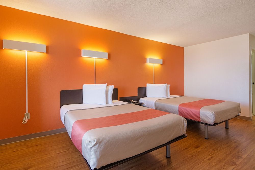 Motel 6 Newnan, GA Deluxe Room, 2 Double Beds, Smoking, Refrigerator & Microwave