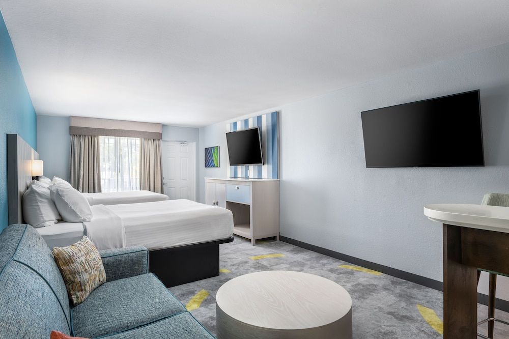 Capt Hiram's Resort 2 Queen Standard, Accessible 2