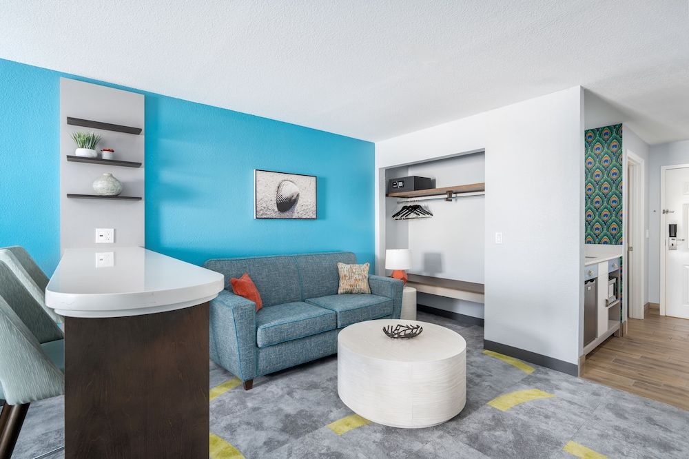 Capt Hiram's Resort 2 Queen Standard 5