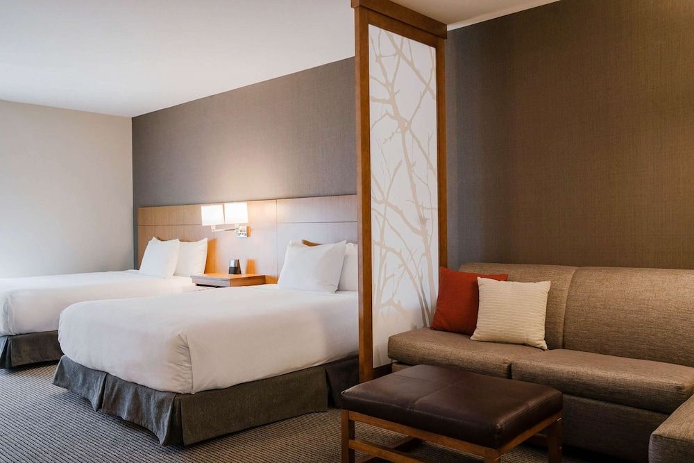 Room, 2 Queen Beds with Sofa Bed (High Floor)