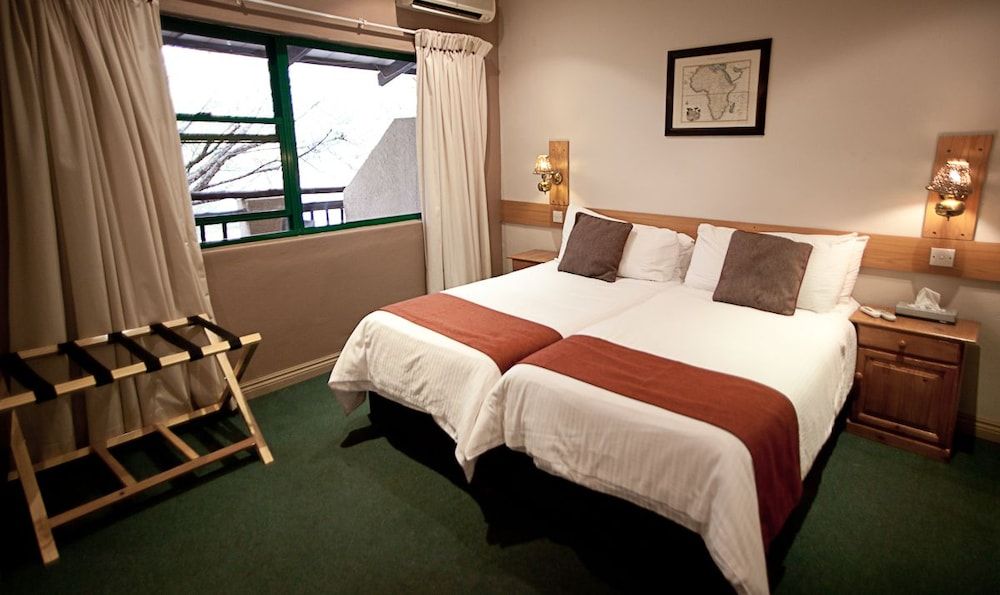 Digger Inn Deluxe Twin Room 5