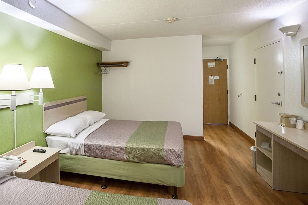 Motel 6 Binghamton, NY Deluxe Room, 2 Queen Beds, Non Smoking, Refrigerator 2