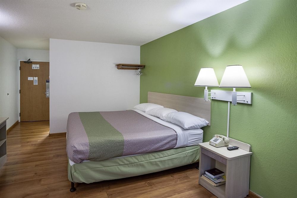 Motel 6 Binghamton, NY Deluxe Room, 1 King Bed, Non Smoking, Refrigerator 2