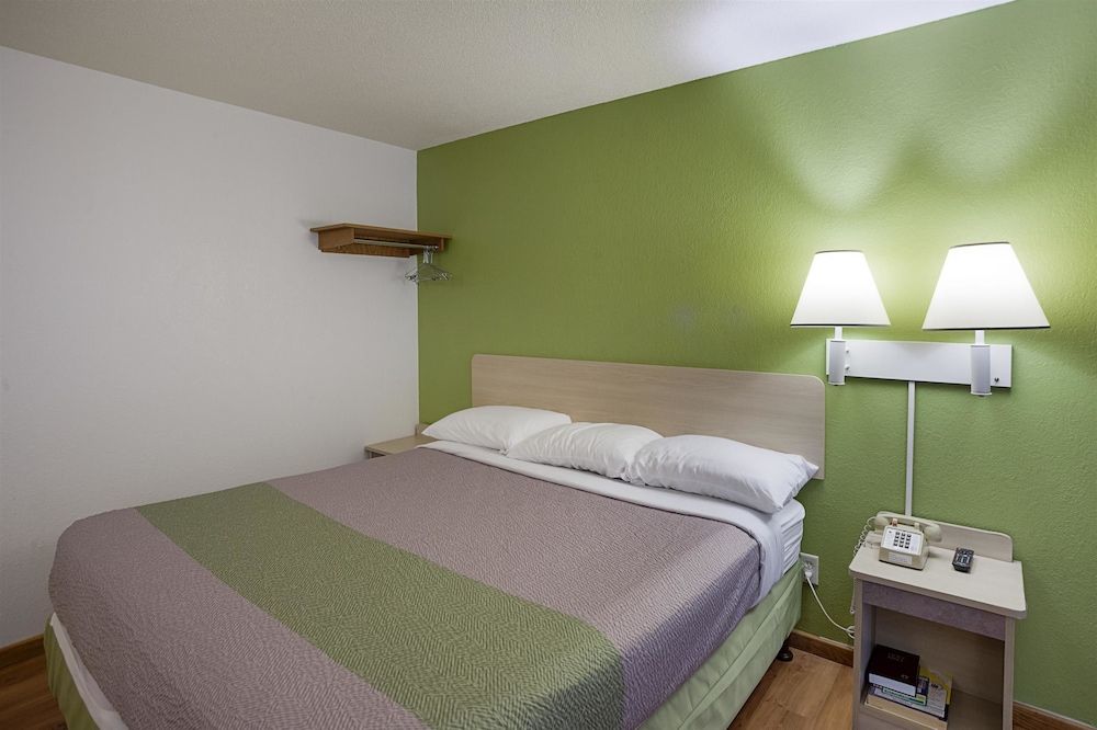 Motel 6 Binghamton, NY Deluxe Room, 1 King Bed, Non Smoking, Refrigerator