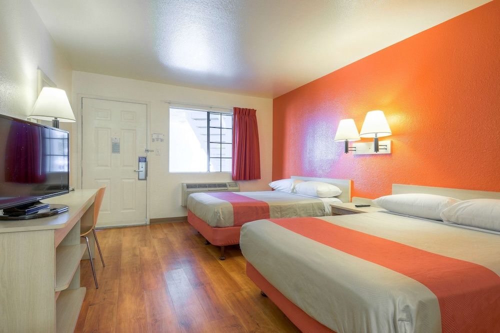 Motel 6 El Cajon, CA - San Diego Deluxe Room, 2 Double Beds, Accessible, Non Smoking 6