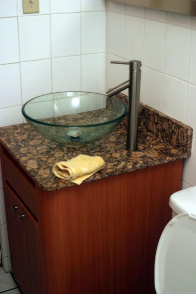 Sueños del Mar Vacation Rentals Two Bedroom Condo Queen Deluxe 8