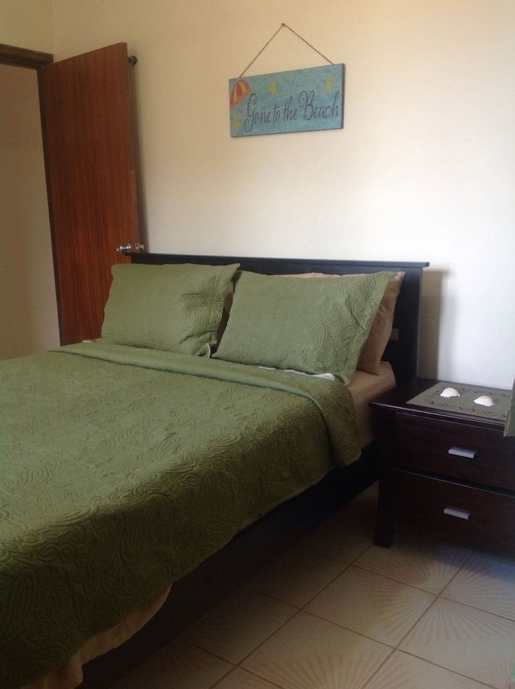 Sueños del Mar Vacation Rentals Two Bedroom Condo Queen Deluxe 3