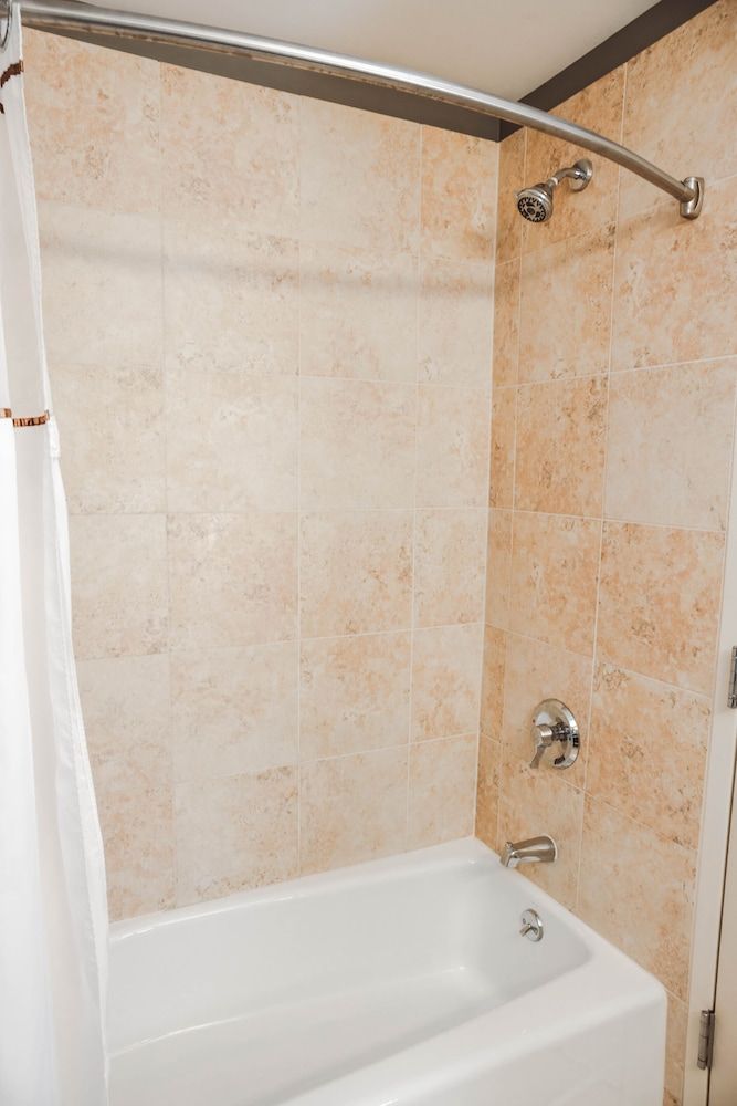 The Inn on Sheridan Room, 1 King Bed, Kitchenette 3