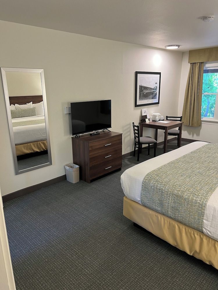 Cabin, 1 King Bed Room Limited Amenities