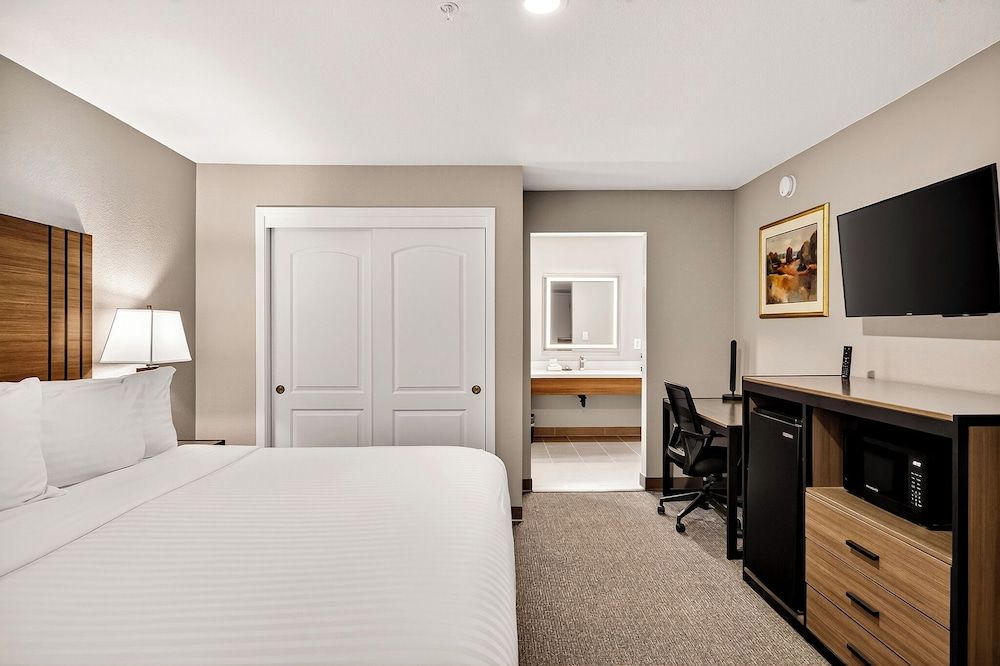 Northern Queen Inn Deluxe Room, 1 King Bed, Non Smoking 2