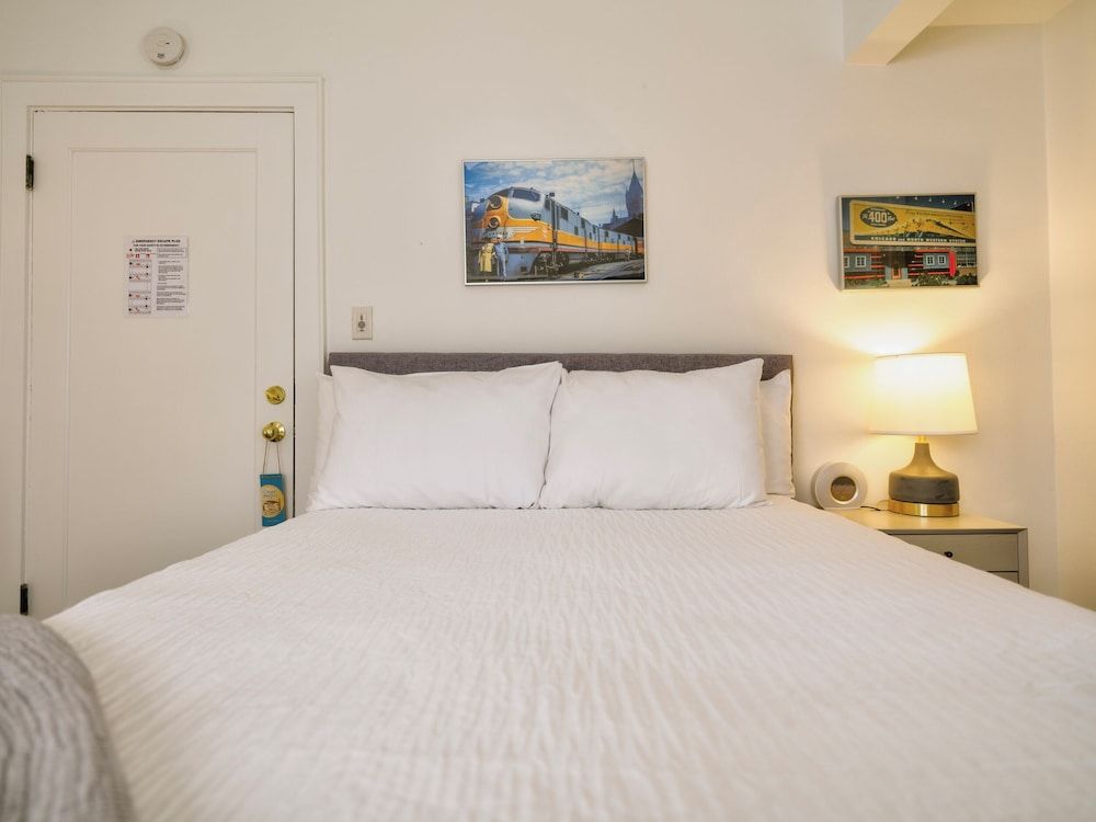 The Plaza Hotel Suite, 2 Bedrooms 3