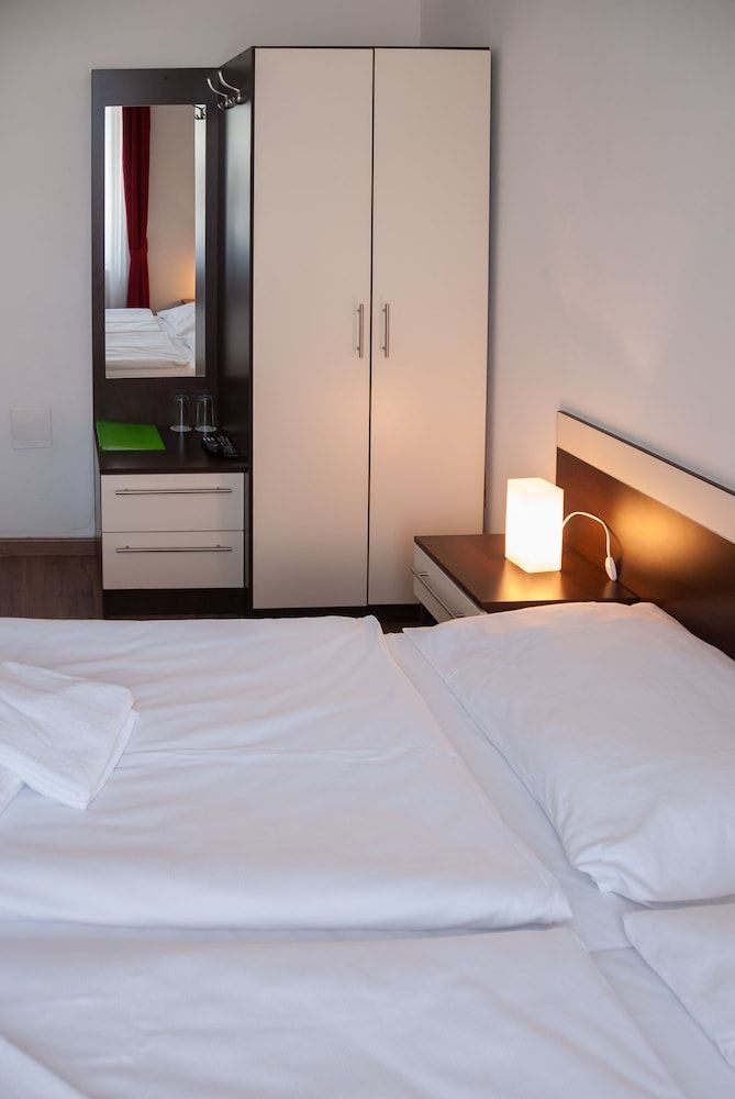 Residence VYSTA Double Room 2