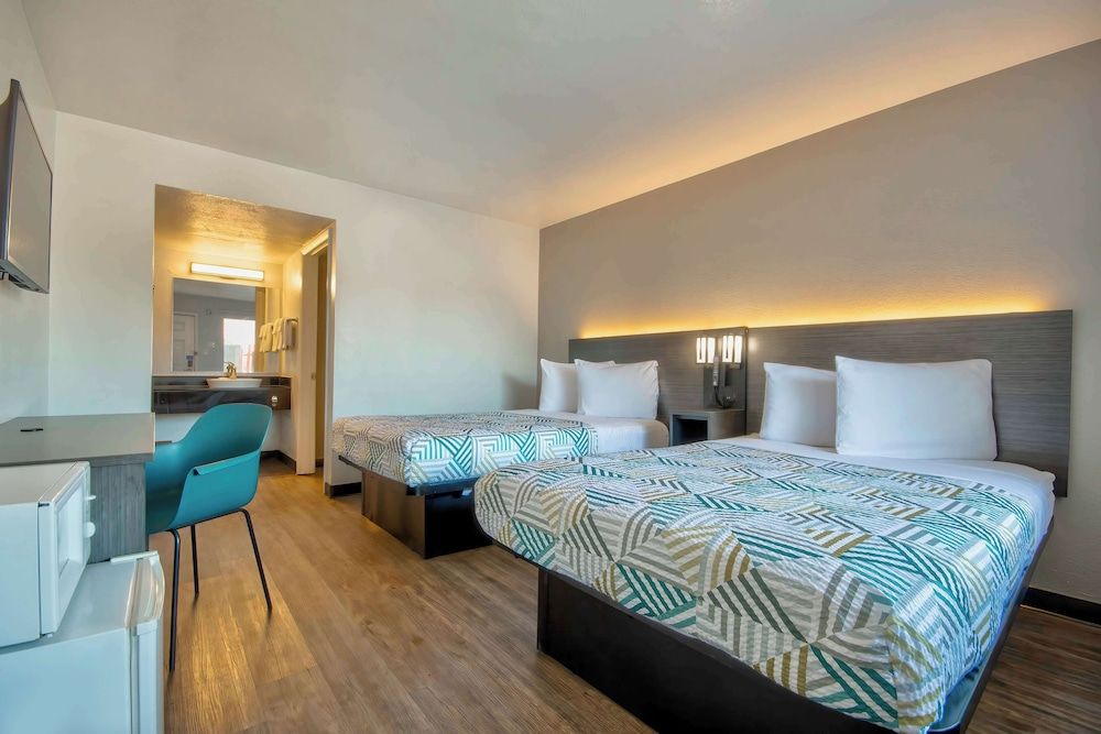 Standard Room, 2 Double Beds, Non Smoking