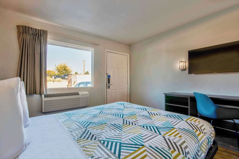 Standard Room, 1 Queen Bed, Non Smoking
