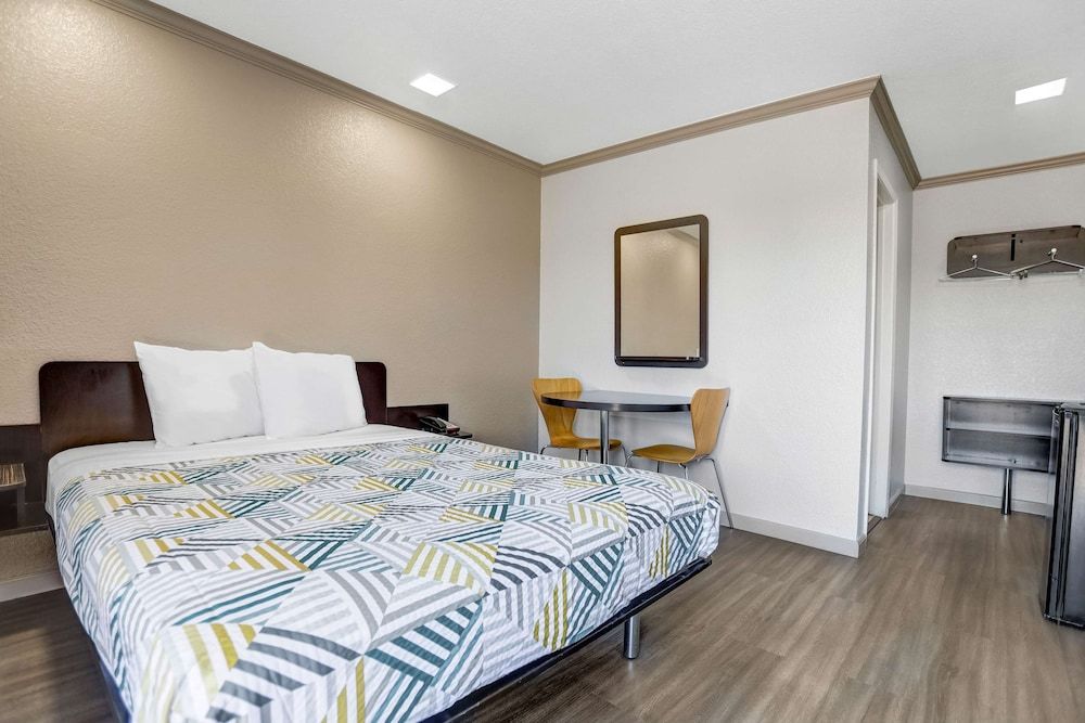 Motel 6 Red Bluff, CA