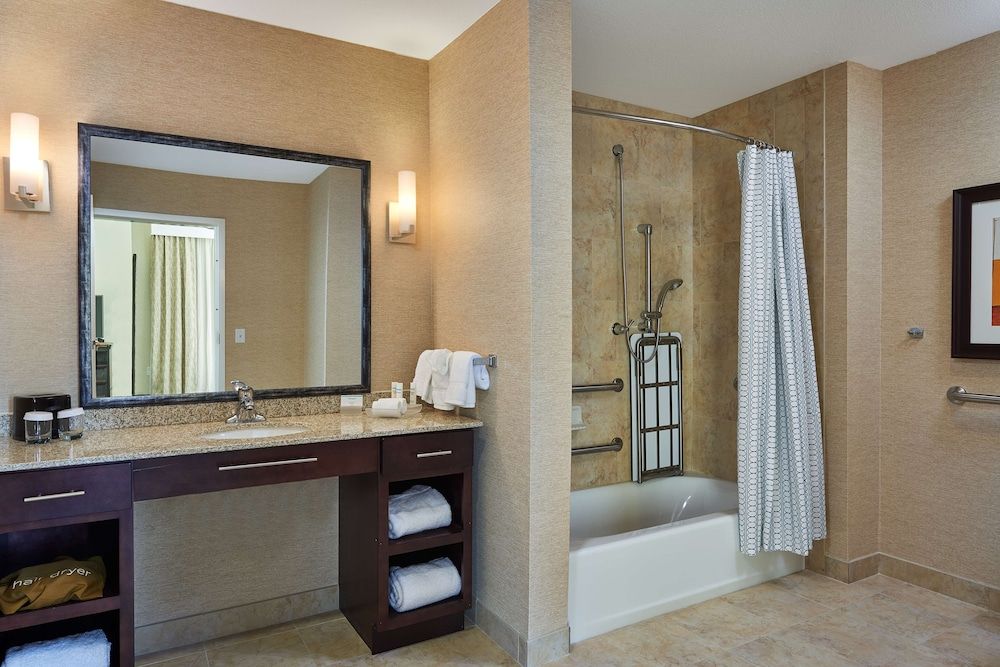 Suite, 1 King Bed with Sofa bed, Accessible (Hearing)