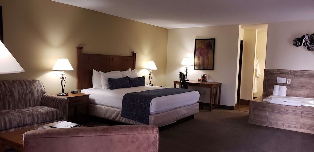 Best Western Paint Pony Lodge Suite, 1 King Bed, Non Smoking, Jetted Tub (2nd Floor)