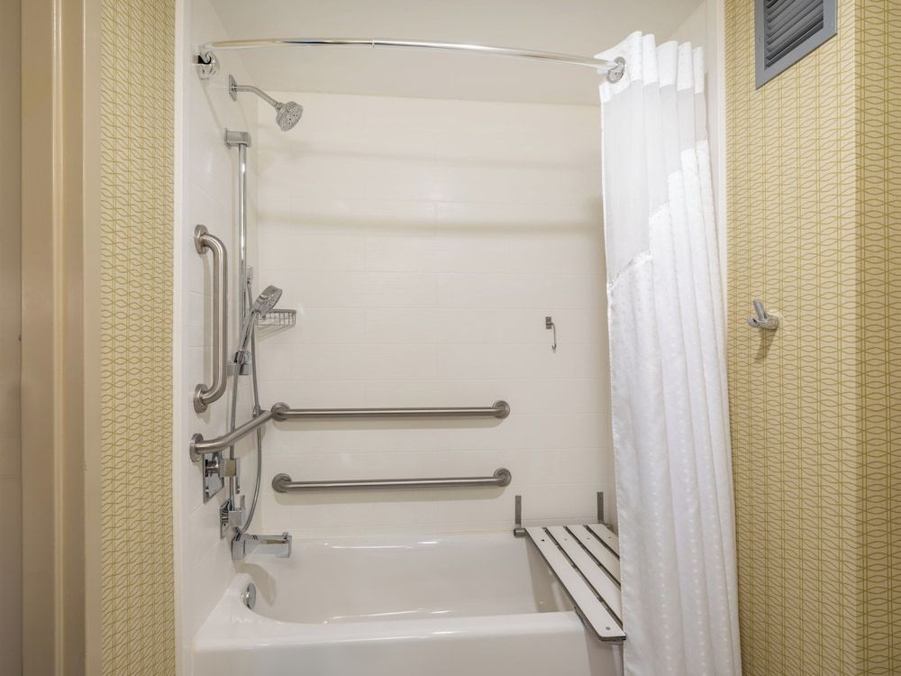 Standard Room, 1 King Bed, Accessible (Mobility Tub)